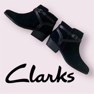【二手私物】全新CLARKS麂皮 短靴 台灣售價近9000元