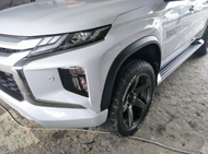 Mitsubishi Triton 2019 V4 Fender Arch Matte Black