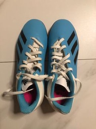 Adidas 兒童足球鞋