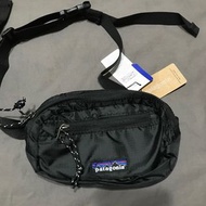 正品Patagonia Ultralight Black Hole® Mini Hip Pack 1L 小包 單車包 肩背包