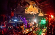 Osaka Umeda: PICCADILLY Live Show & Nightclub & Shisha | Paket VIP
