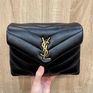 YSL 黑牛皮霧金釦LouLou Toy斜背包