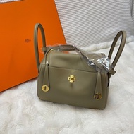 帶發票，全新‼️Hermes Lindy 26 8q新顏色-馬爾法米色