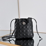 Dior 迷你水桶包
