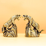 Bronze display item in the shape of a roaring tiger, size 45 x 46mm, weight 63g - Good luck and dura