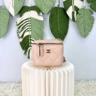 CHANEL 裸粉色荔枝皮金扣小方盒 斜肩包