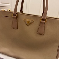 Prada 殺手包大號 （8成新）