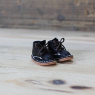 【穎川手創】迷你小鞋吊飾/馬丁鞋/鑰匙圈/DIY材料包 (裁片有打孔) PKIT SH001 手縫皮革材料包-黑色