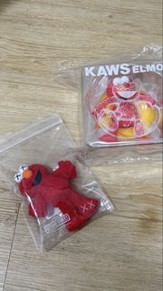 Brand new 芝麻街  KAWS X ELMO Sesame  street - 糖膠 +毛公仔