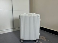 rimowa essential cabin hand carry