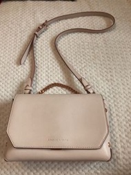 Charles & Keith 小CK 肩背包斜背包淡粉色金鍊金扣包