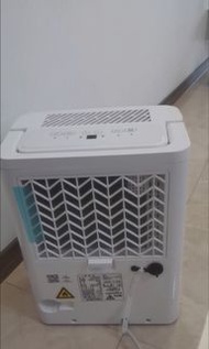 美的超靜音抽濕機