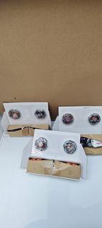 三套全新Beyblade 戰鬥陀螺，有唔同款式 有iron Man 變形金剛 同埋侏羅紀. (冇盒同埋冇code)
