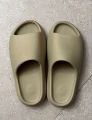 YEEZY SLIDE BONE COLORWAY