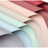 20 PCS/ Plain Waterproof Flower Bouquet Wrapping - Kertas Pembalut hadiah dan juga pembalut bga