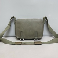 Loewe Military小號軍綠色全皮荔枝紋郵差包