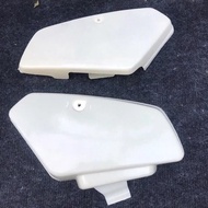 1 PAIR OF CUB 82 PLASTIC TRUNKS