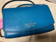 全新 Kate spade 防刮材質 藍綠色 掀蓋wot and 側背包 背帶式長夾 購於Vannise