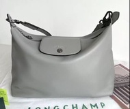 LONGCHAMP HOBO包 斜跨包 灰色