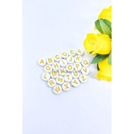 10 pieces of White Gold Vocal Round Letter Mote + Z