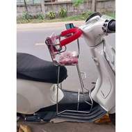 Vespa LX125 motorbike seat with waist belt