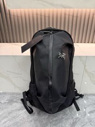 🤩必備後背包🤩 機能風防潑水萬用通勤登山包 | Arc'teryx Arro 22 Backpack | 22L大容量 男女適用|