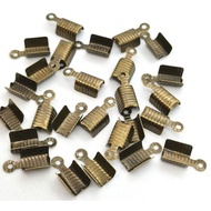 Fold Over Cord Clip Size (0.8cm x 0.5cm)