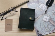 義大利牛皮護照套  有扣子   尊爵黑   免費客製化刻字 包裝