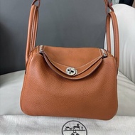 閒置新 愛馬仕Hermes 金棕銀扣lindy26 Z刻 tc皮