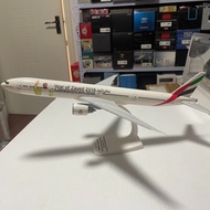 1: 200 BOEING BOEING 777-300ER Arabian Chief 2018 Zayed Zayed Airplane Model Plastic Material, No La