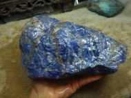 天然南非國寶石 優色 藍剛玉 藍寶石原礦 帶原礦皮 ~~ 原汁原味 原礦擺件 改善居家 風水磁場 ~~KS1