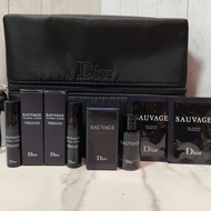 DIOR SAUVAGE 旅行套裝 (DIOR黑色暗花收納包 + SAUVAGE EDT 淡香薰 10ml + SAUVAGE活膚保濕精華 x 2 pcs + SAUVAGE沐浴啫喱 x 2 pcs)