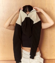 - QUERA Reversible zip-up Sweater -