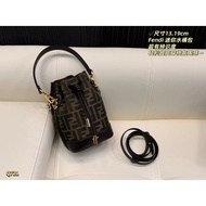 255 Folding Box
Size: 13.19cm

Fendi Mon Tresor Series Mini Bucket Bag, Retro Fashionable.Size 13 x 