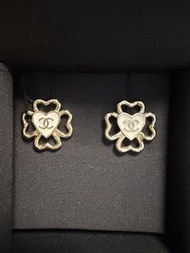 Chanel MD 四葉草心心耳環
