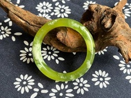 【一物一圖】天然遼寧岫玉手鐲 手鐲圈口54.7mm 青提奶蓋