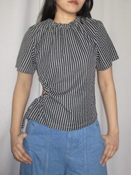 VENUS FLYTRAP - เสื้อเชิ้ตรุ่น Tate Ruched T-shirt - ลายทางสีเทา