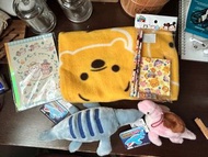 小朋友禮物套裝  toy for kids 小熊維尼文具披肩 恐龍毛公仔Tsum tsum