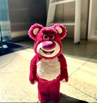 🔥少量補貨🔥巜 MEDICOM TOY BE@RBRICK TOYSTORY LOTSO 盧蘇 COSTUME Ver. 400％ 》
