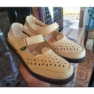 SENDAL SEPATU WANITA / SEPATU WANITA / SENDAL SLOP WANITA KICKERS / Sandals women shoes/lady shoes/w