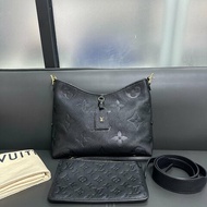 LV Carryall 小號  黑色全皮壓紋