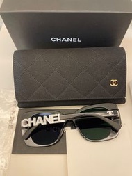 降❗️宋智雅同款 Chanel 香奈兒 太陽眼鏡 墨鏡 白色編框 大logo 水鑽