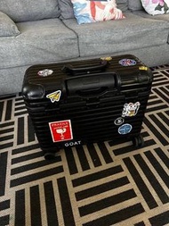 Rimowa pilot aluminium 行李箱 黑色(貨號：s2wd2x)