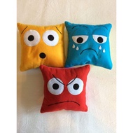 EMOTICON PILLOW