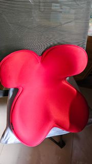 MTG紅色蝴蝶形坐墊