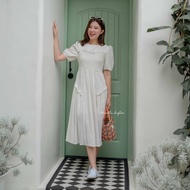 Alora dress (Vanilla Chapters) - เดรสผ้าคอตตอนสีพื้น