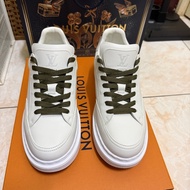 LV限量星鑽小白鞋（高雄漢神巨蛋購入）