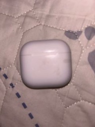 Apple AirPods 充電盒