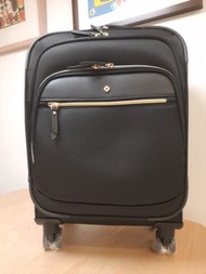【免運二手9.5成新】Samsonite新秀麗【全球保固10年】上掀式登機箱行李箱20吋21吋usb充電布面軟殼TSA虎航手提