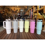 S t a n ley Quencher H2.0 Flowstate Tumbler with handle